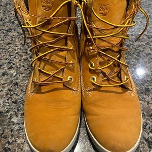Timberlands women’s size 8.5